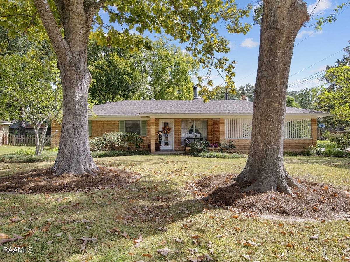 House for rent at 115 Brighton Dr, Lafayette, LA 70503