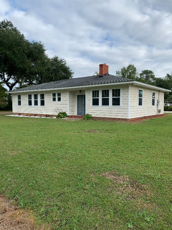 House for rent at 933 W Home Ave, Hartsville, SC 29550
