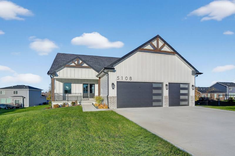 House for rent at 5108 154th Circle, Urbandale, IA 50323