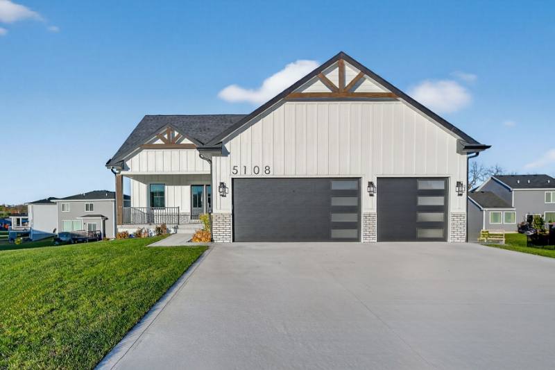 House for rent at 5108 154th Circle, Urbandale, IA 50323