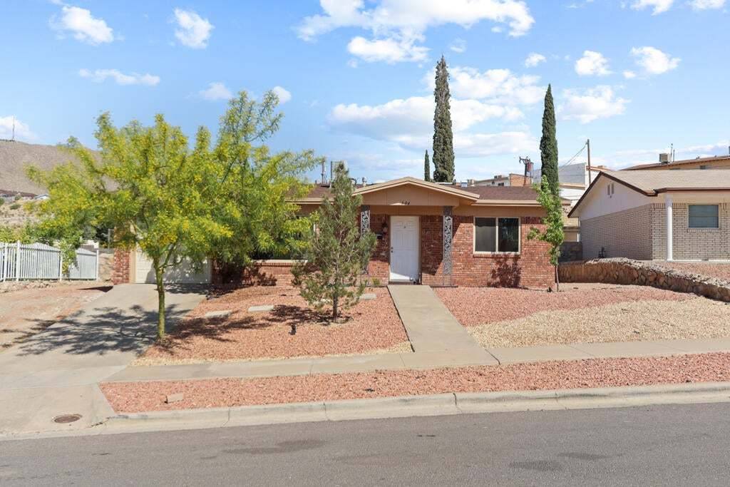 House for rent at 304 Carnival Dr, El Paso, TX 79912