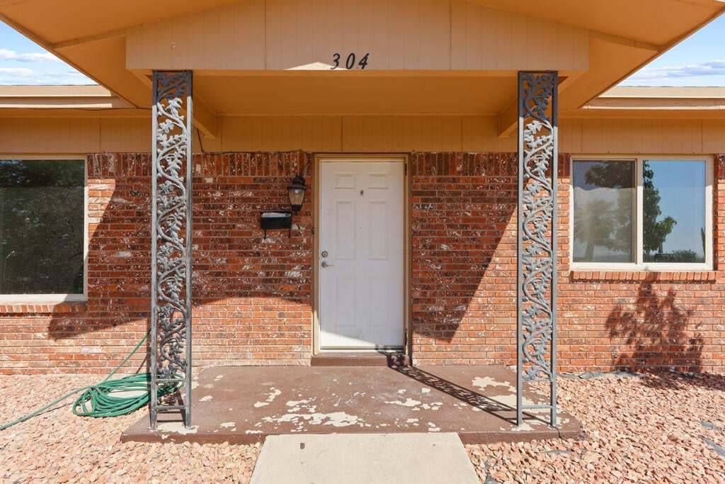 House for rent at 304 Carnival Dr, El Paso, TX 79912