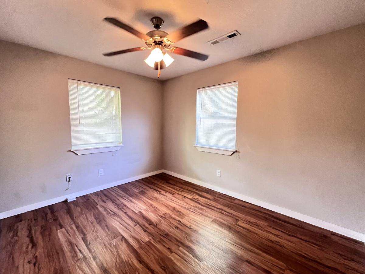 Apartment for rent at 103 W Martin Luther King Jr Blvd #1, Fayetteville, AR 72701