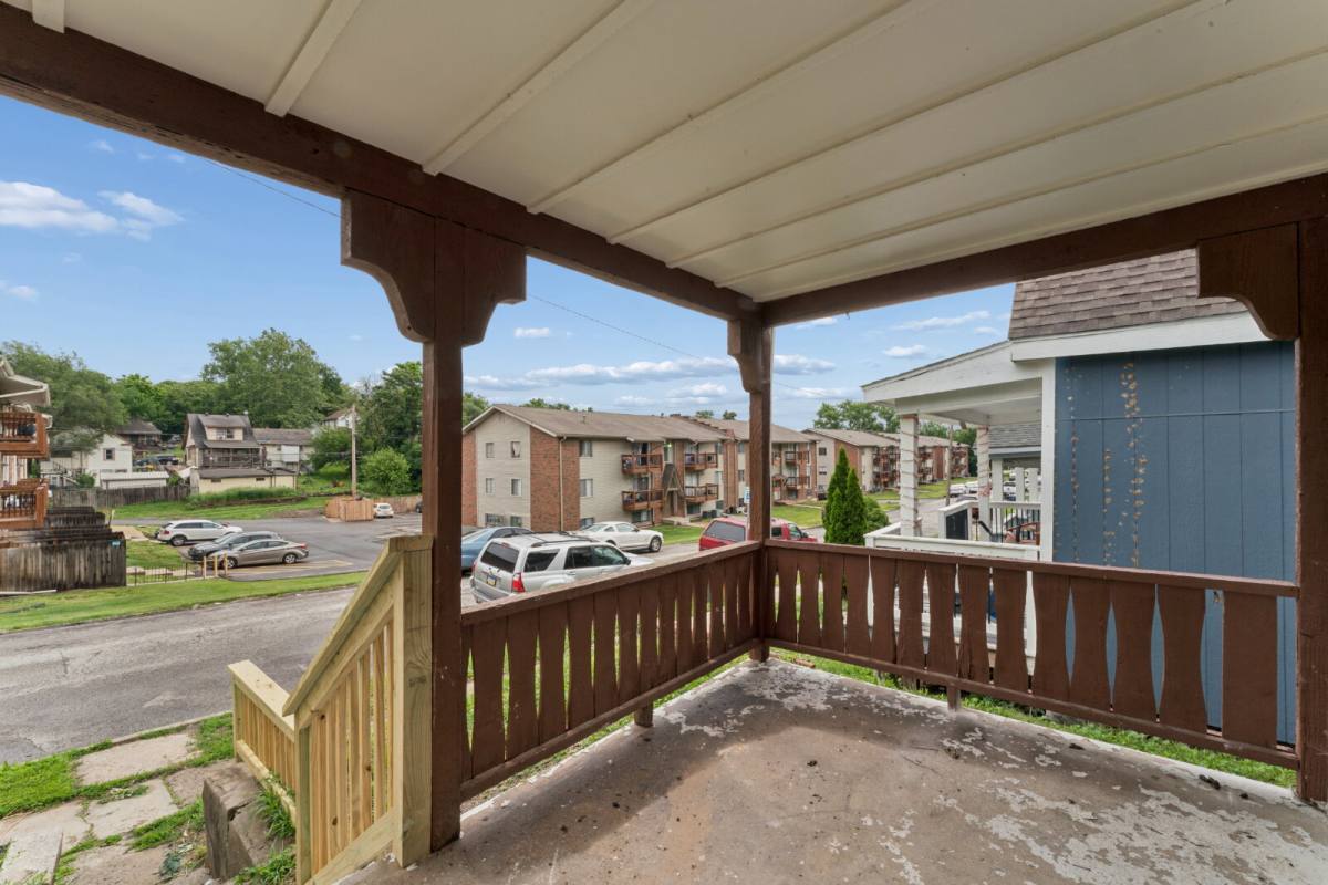 House for rent at 1049 Calvin St, Kansas City, KS 66102