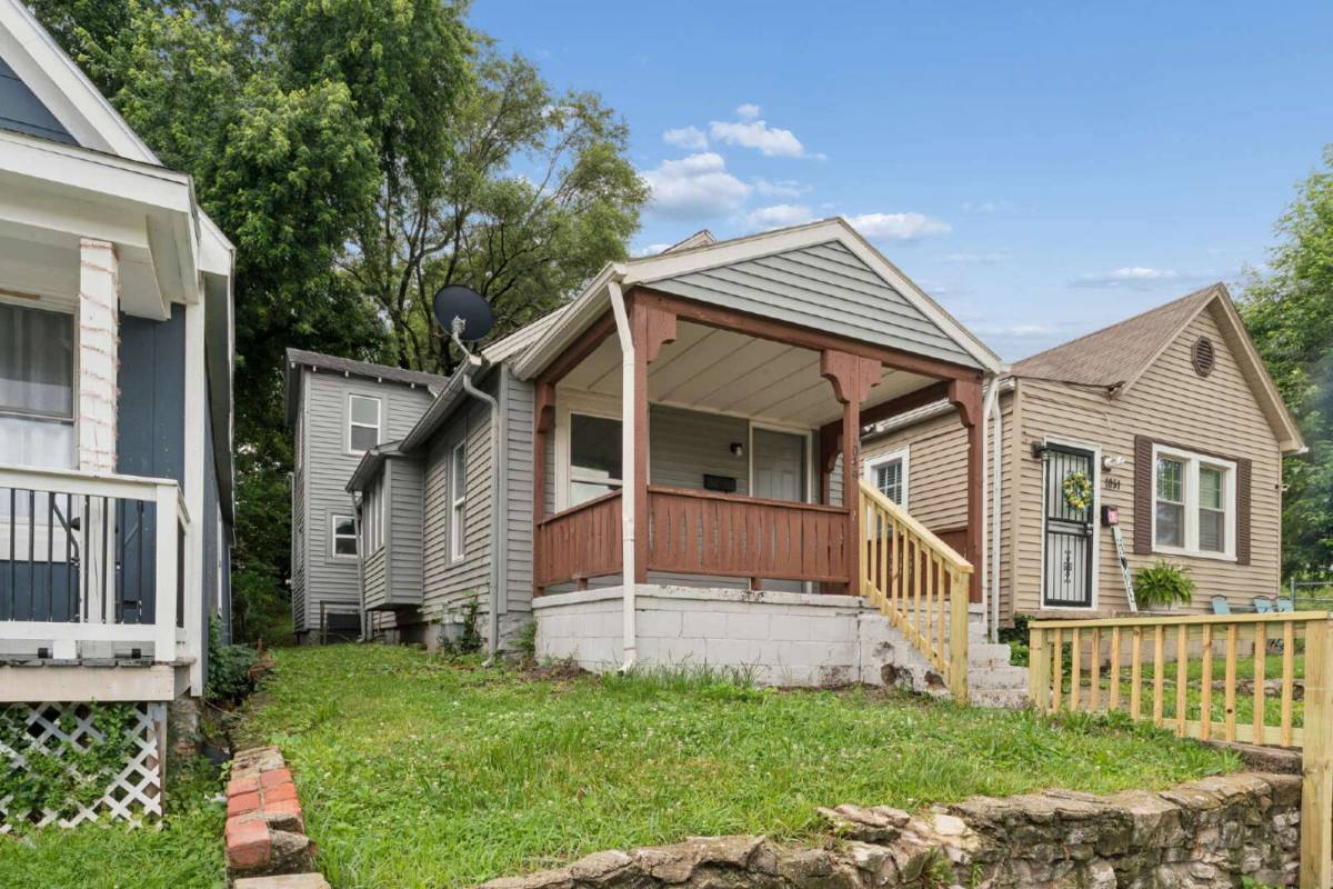House for rent at 1049 Calvin St, Kansas City, KS 66102