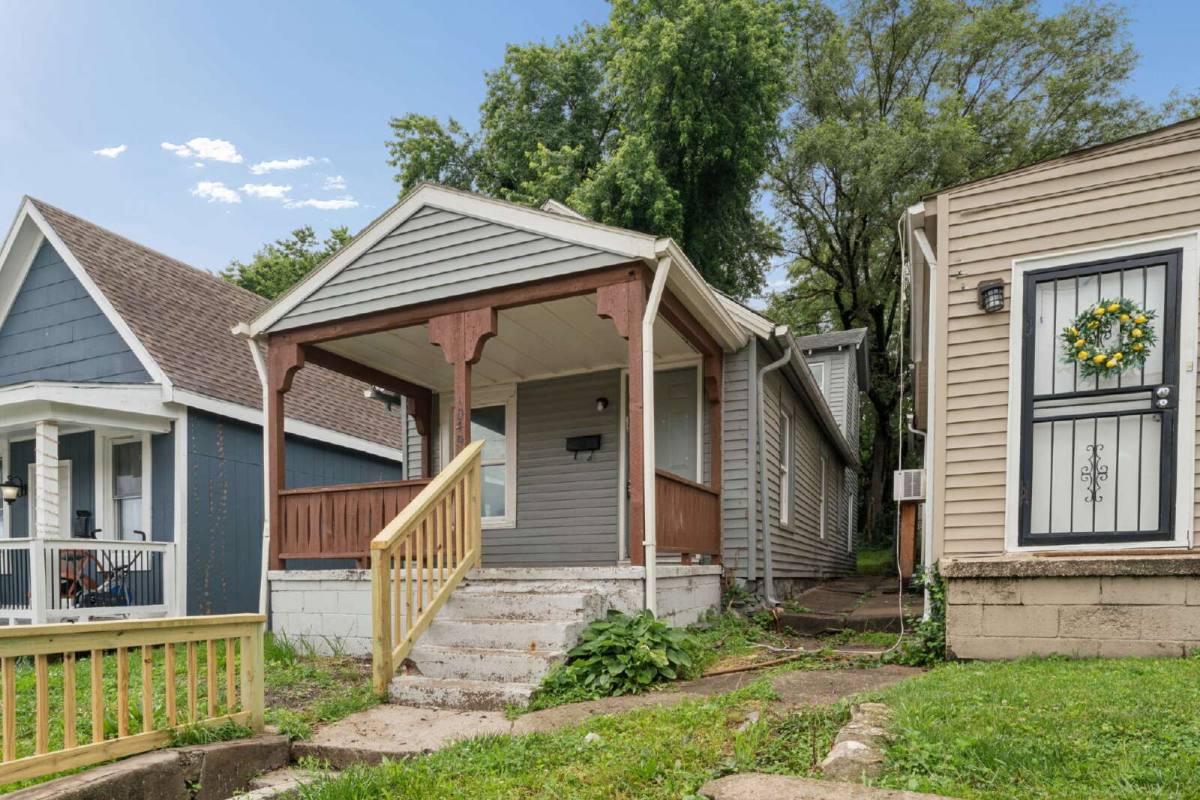House for rent at 1049 Calvin St, Kansas City, KS 66102
