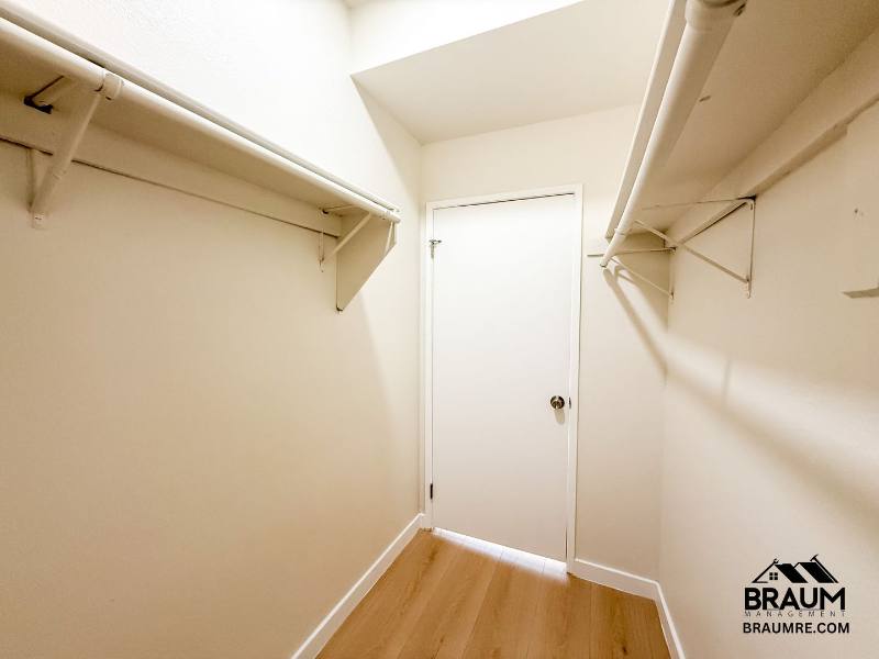 Apartment for rent at 11459 Collins St #115, North Hollywood, CA 91601