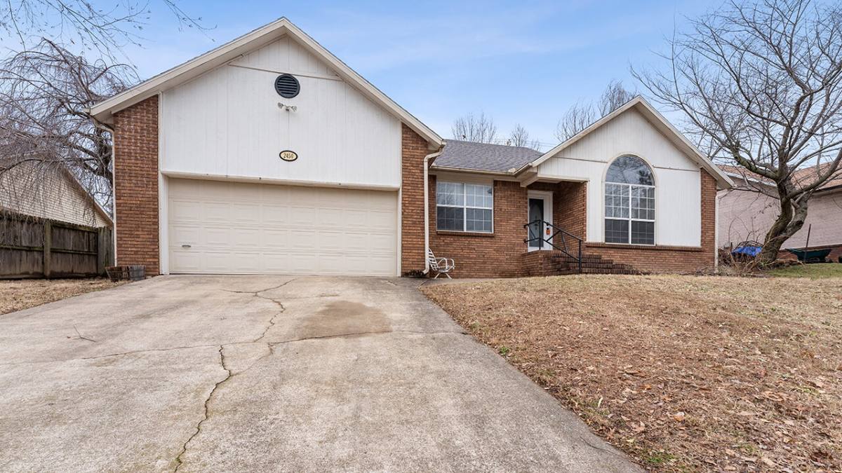 House for rent at 2450 W Jane Circle Dr, Fayetteville, AR 72704