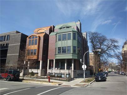 Apartment for rent at 1500 W Huron St #C, Chicago, IL 60642