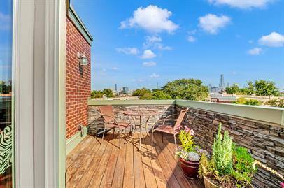 Apartment for rent at 1500 W Huron St #C, Chicago, IL 60642