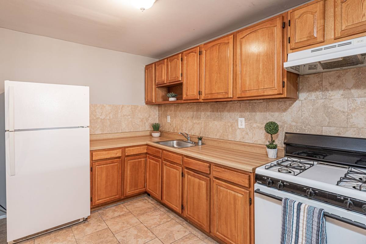 Apartment for rent at 363 Park Ave #F, Orange, NJ 07050