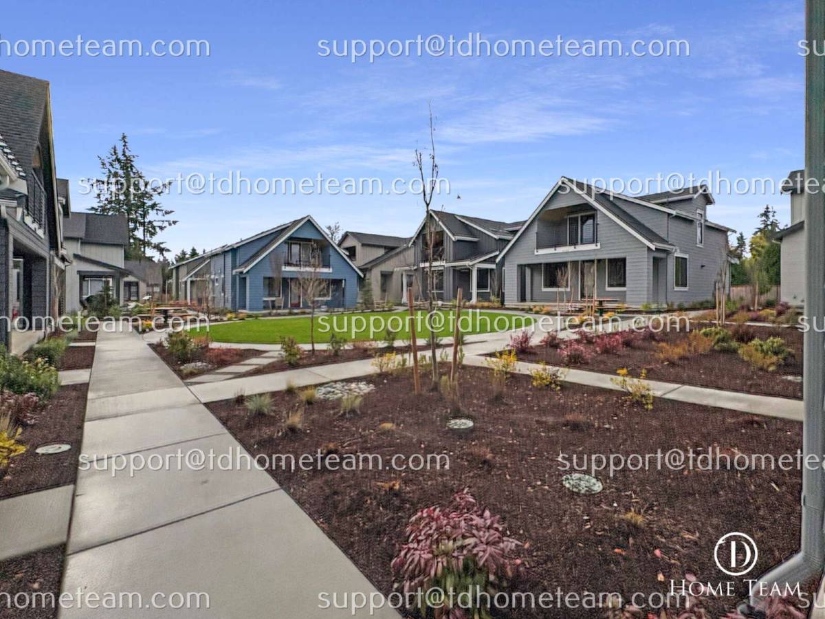 House for rent at 10339 135th Circle NE, Kirkland, WA 98033