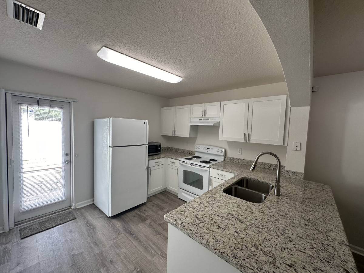 Townhouse for rent at 910 Luminary Circle, Melbourne, FL 32901