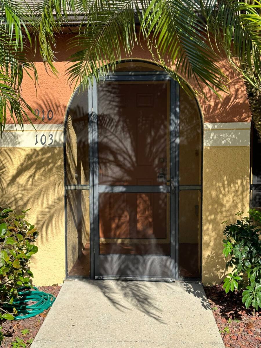Townhouse for rent at 910 Luminary Circle, Melbourne, FL 32901