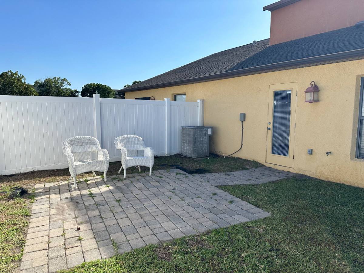 Townhouse for rent at 910 Luminary Circle, Melbourne, FL 32901