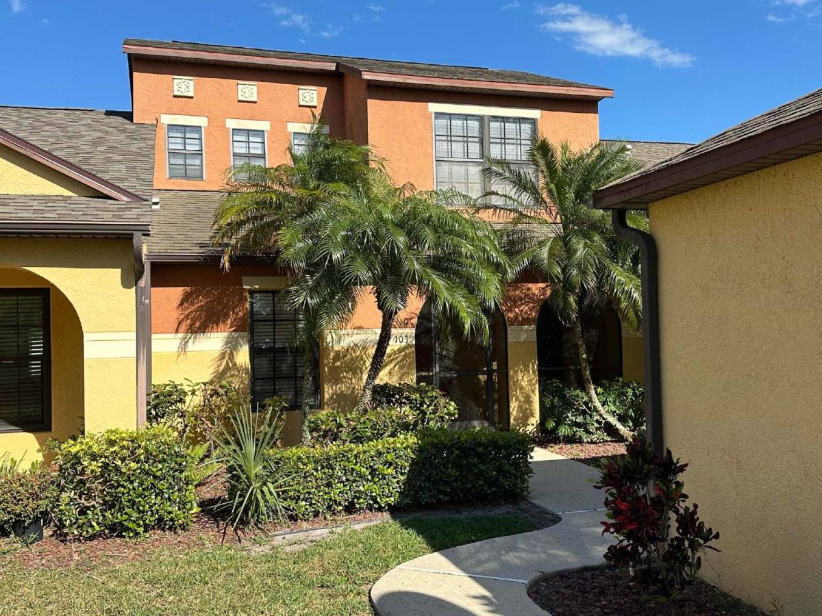 Townhouse for rent at 910 Luminary Circle, Melbourne, FL 32901