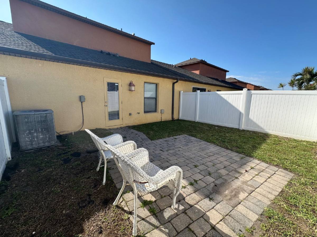 Townhouse for rent at 910 Luminary Circle, Melbourne, FL 32901