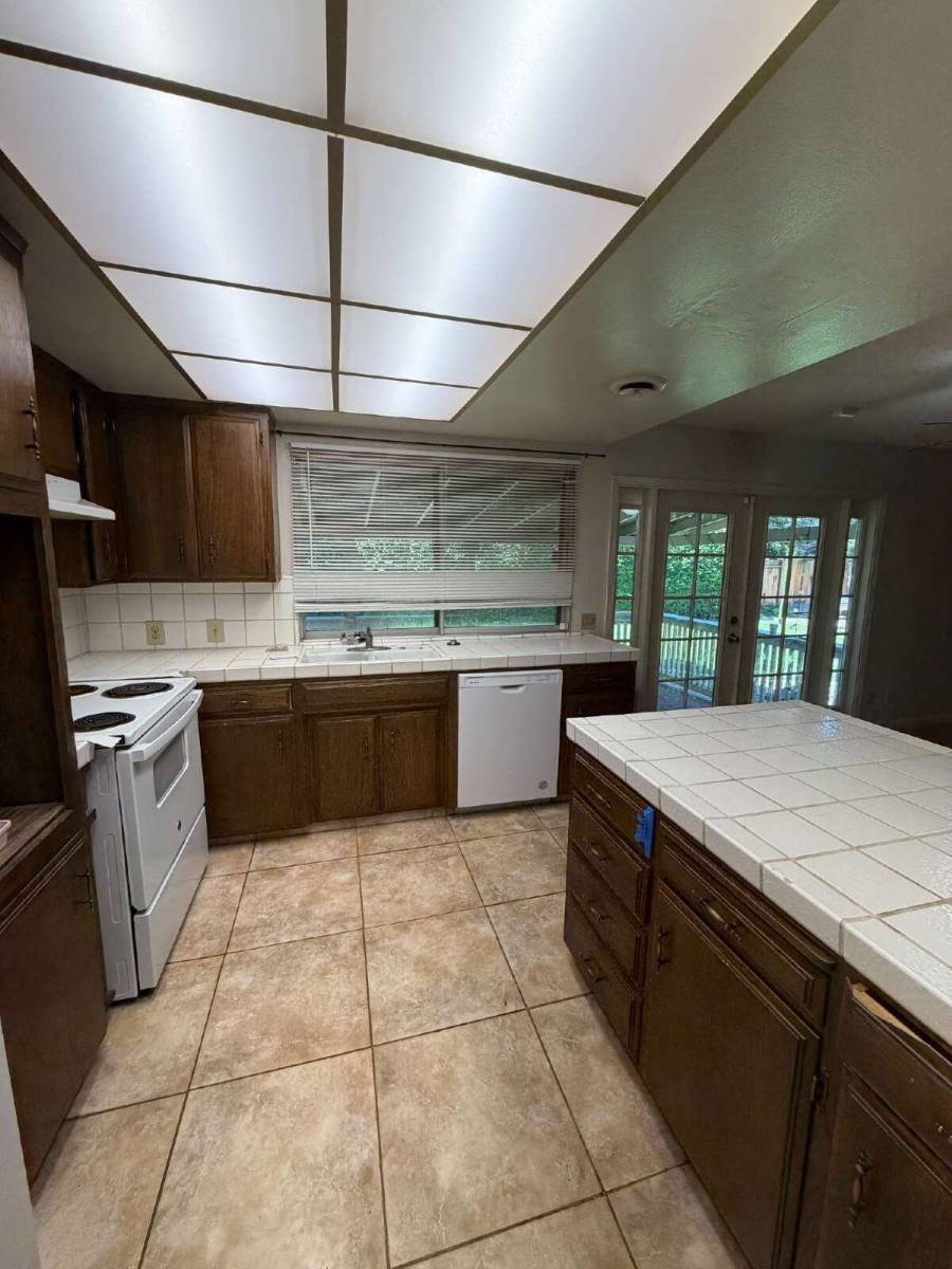 House for rent at 665 Santa Barbara Court, Merced, CA 95348