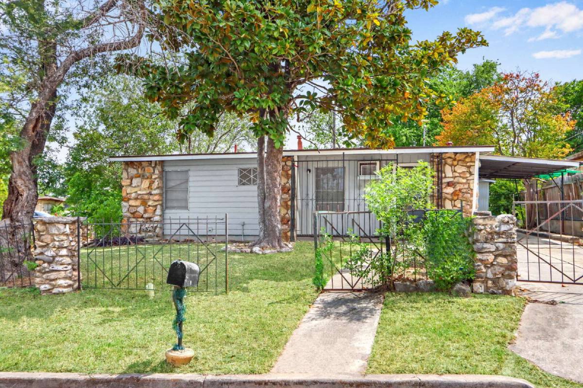 Townhouse for rent at 4602 Centralia Dr #CASITA, San Antonio, TX 78237