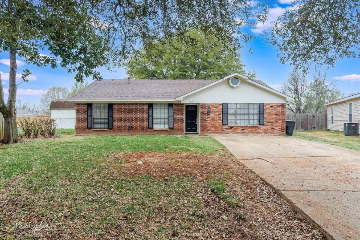 House for rent at 2211 General York, Bossier City, LA 71112