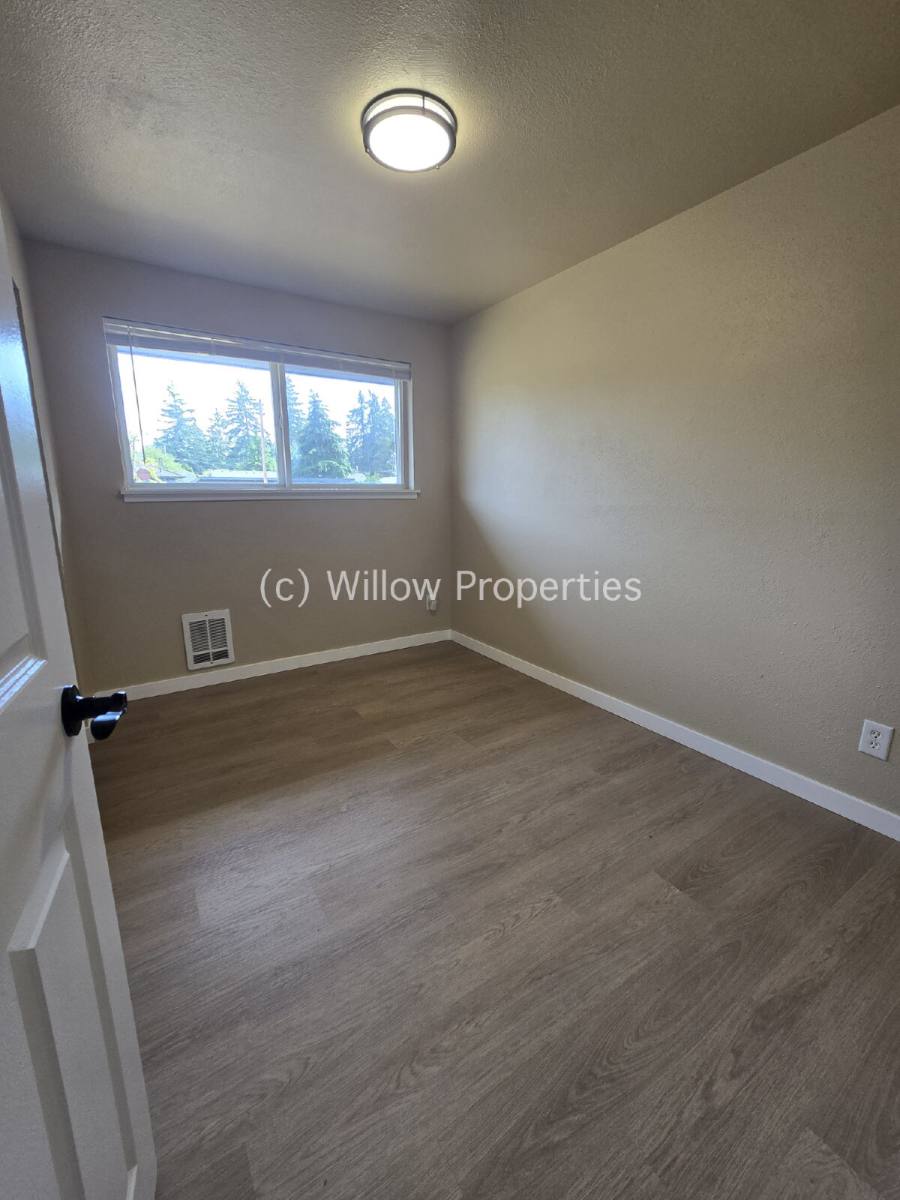 Apartment for rent at 12020 Edgewood Ave SW #1, Lakewood, WA 98498