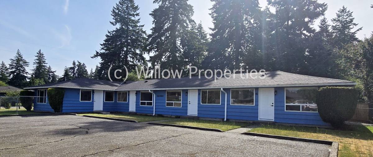 Apartment for rent at 12020 Edgewood Ave SW #1, Lakewood, WA 98498