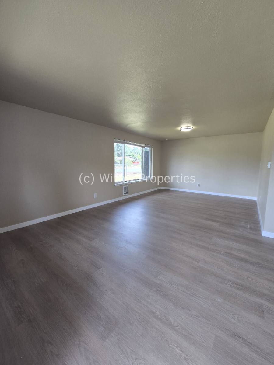 Apartment for rent at 12020 Edgewood Ave SW #1, Lakewood, WA 98498