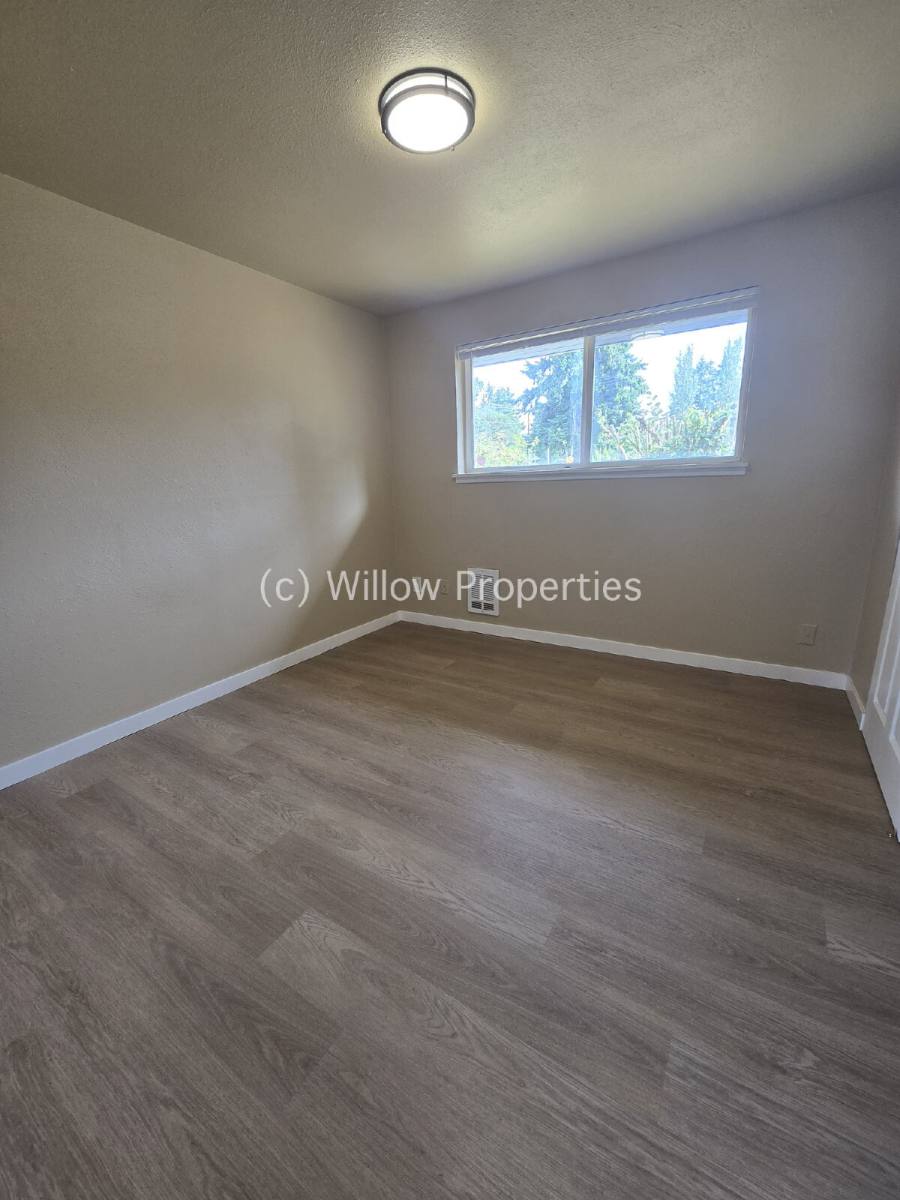 Apartment for rent at 12020 Edgewood Ave SW #1, Lakewood, WA 98498