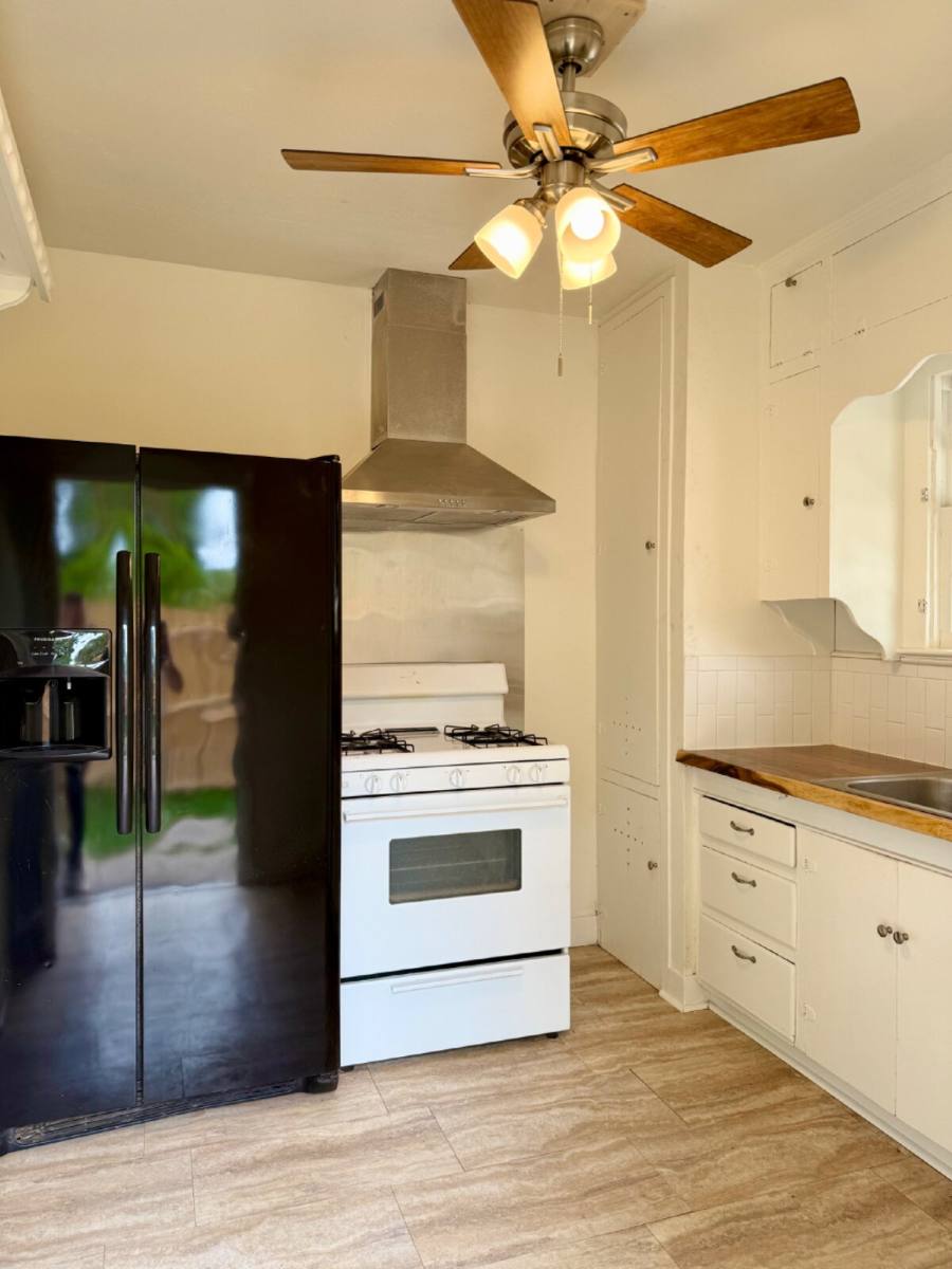 Townhouse for rent at 2832 24th St, Lubbock, TX 79410