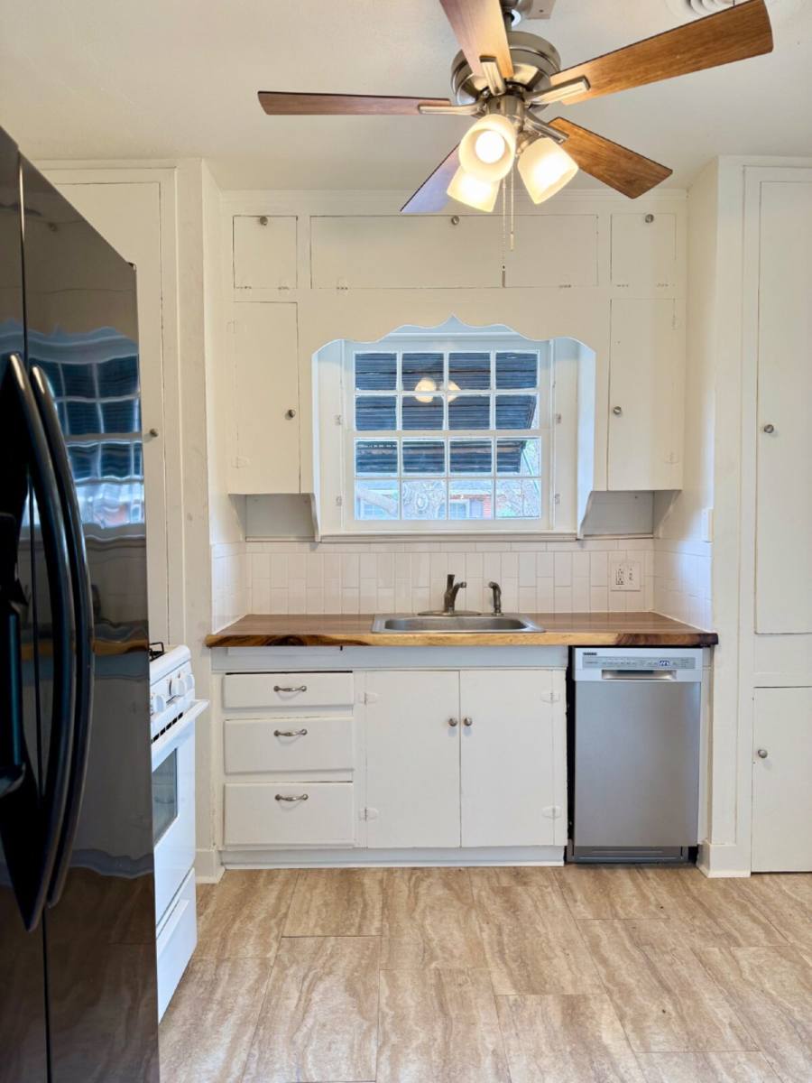 Townhouse for rent at 2832 24th St, Lubbock, TX 79410