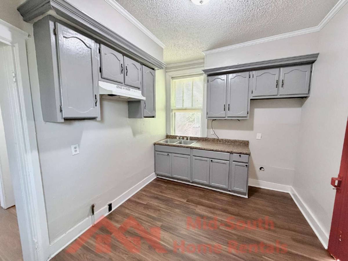 House for rent at 1561 Foster Ave, Memphis, TN 38106
