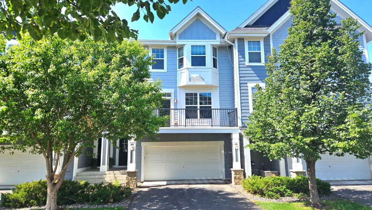 Townhouse for rent at 15602 Eagles Nest Way, Saint Paul, MN 55124