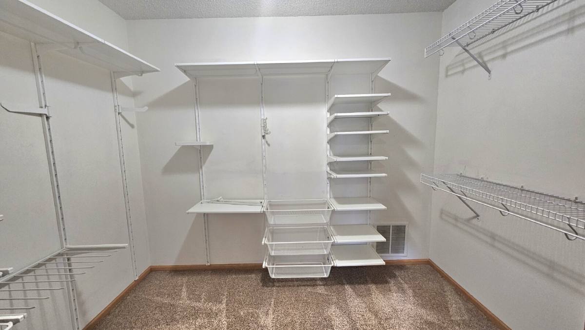 Townhouse for rent at 15602 Eagles Nest Way, Saint Paul, MN 55124