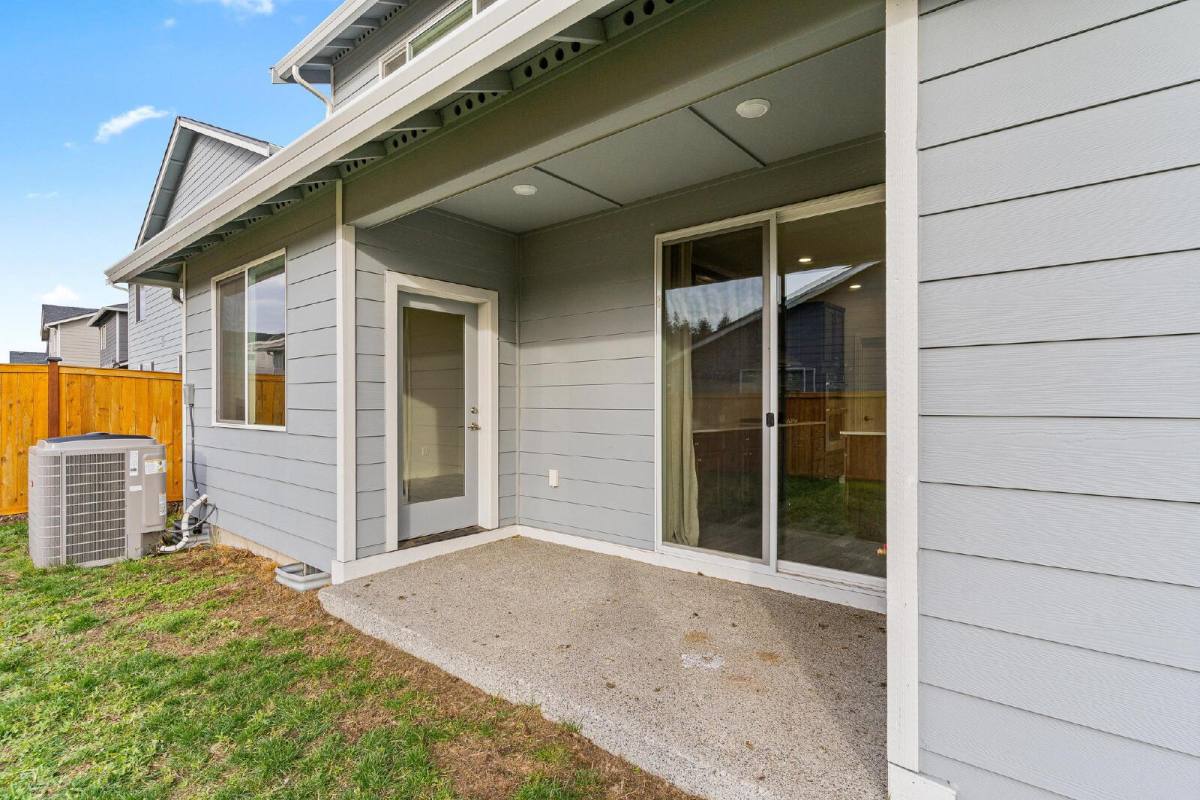 House for rent at 18130 133rd Ave E, Puyallup, WA 98374