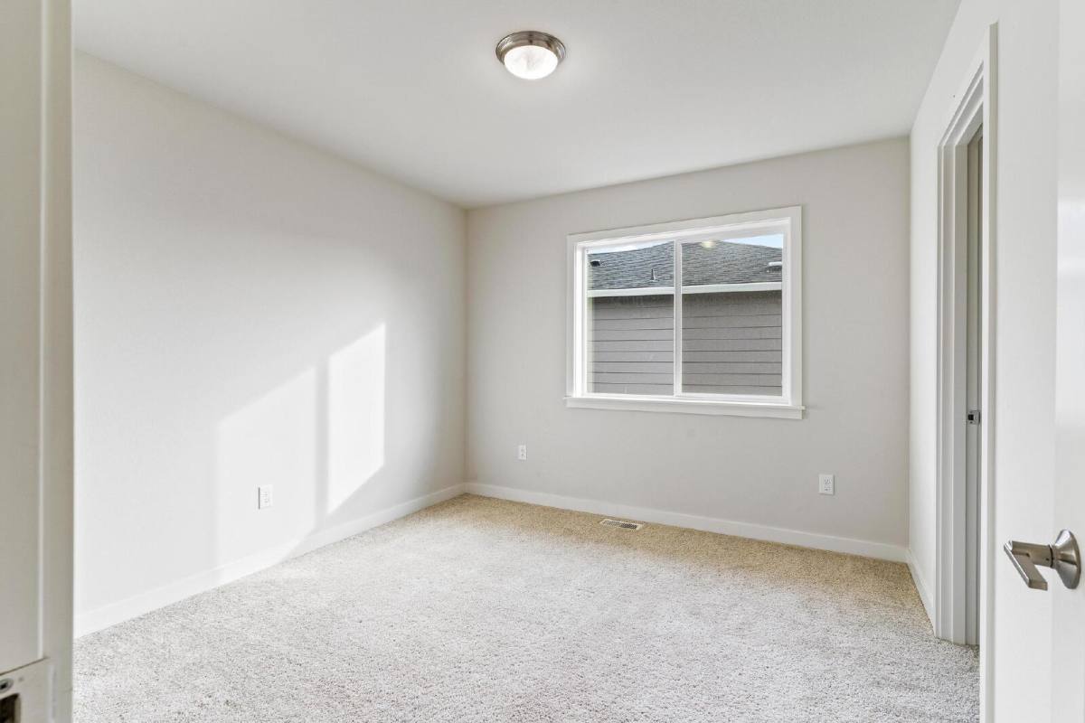 House for rent at 18130 133rd Ave E, Puyallup, WA 98374