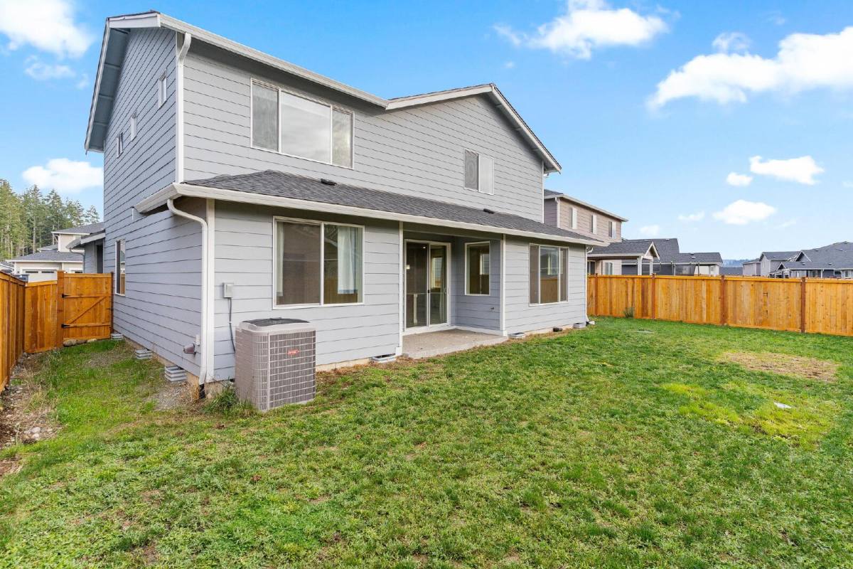 House for rent at 18130 133rd Ave E, Puyallup, WA 98374