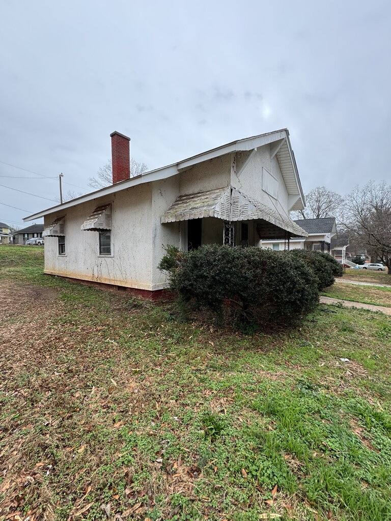 House for rent at 114 Cedar St, Laurens, SC 29360