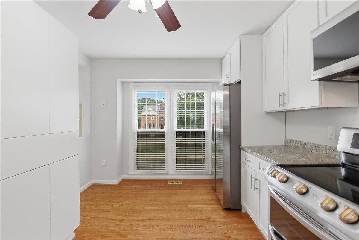 Townhouse for rent at 13937 Middle Creek Place, Centreville, VA 20121