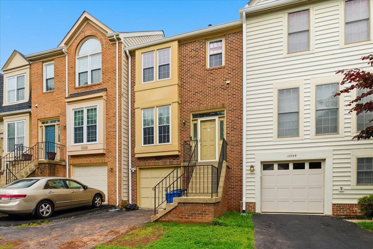 Townhouse for rent at 13937 Middle Creek Place, Centreville, VA 20121