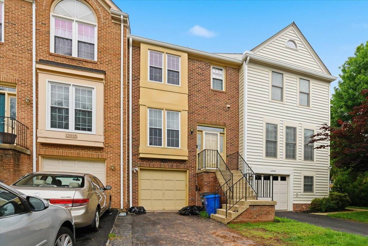 Townhouse for rent at 13937 Middle Creek Place, Centreville, VA 20121
