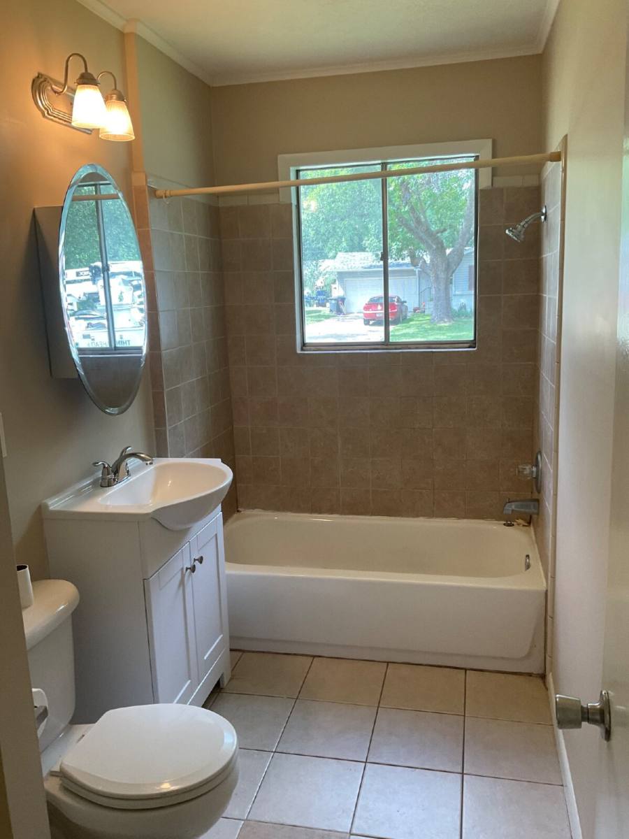 House for rent at 5760 E 30th St, Tulsa, OK 74114