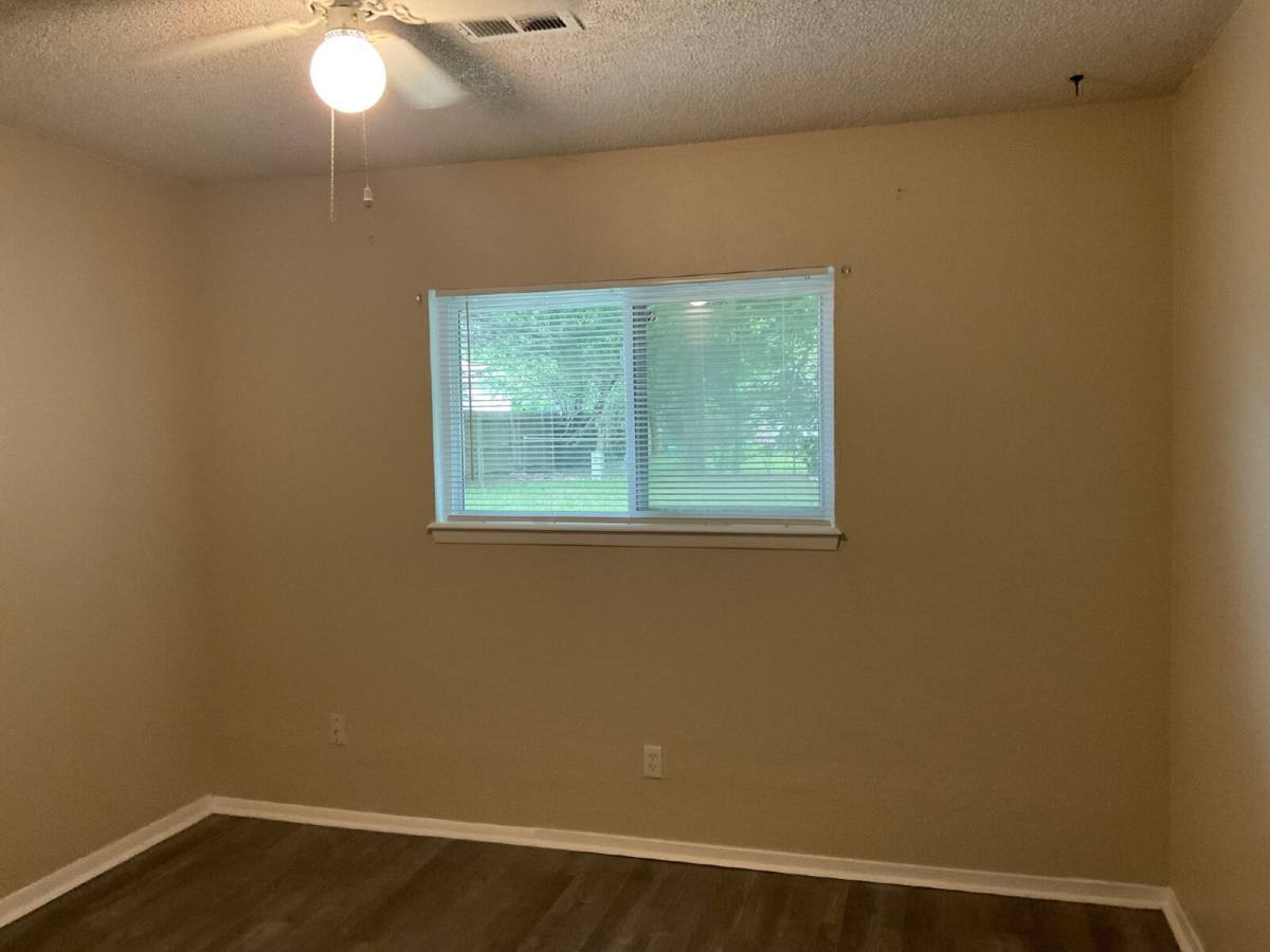 Townhouse for rent at 3230 S Lakewood Ave, Tulsa, OK 74135