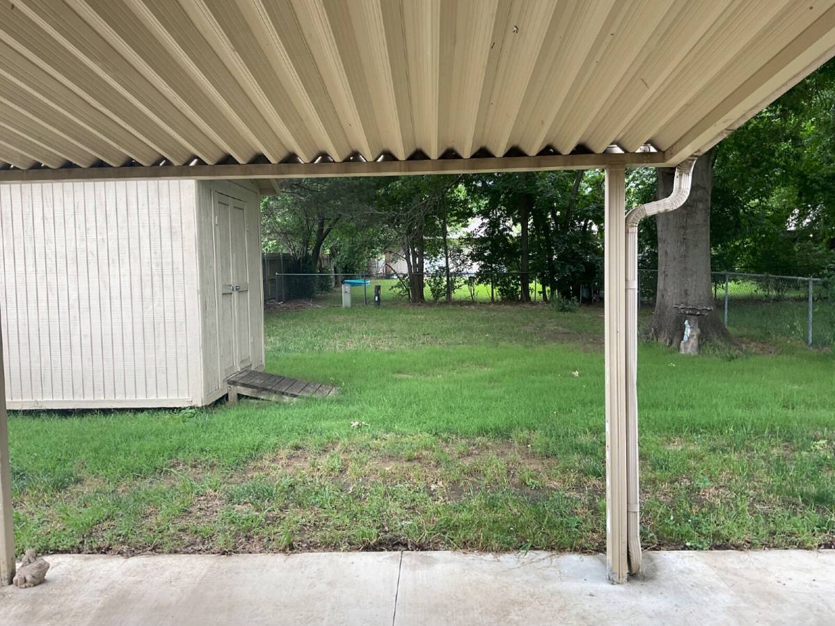 Townhouse for rent at 3230 S Lakewood Ave, Tulsa, OK 74135