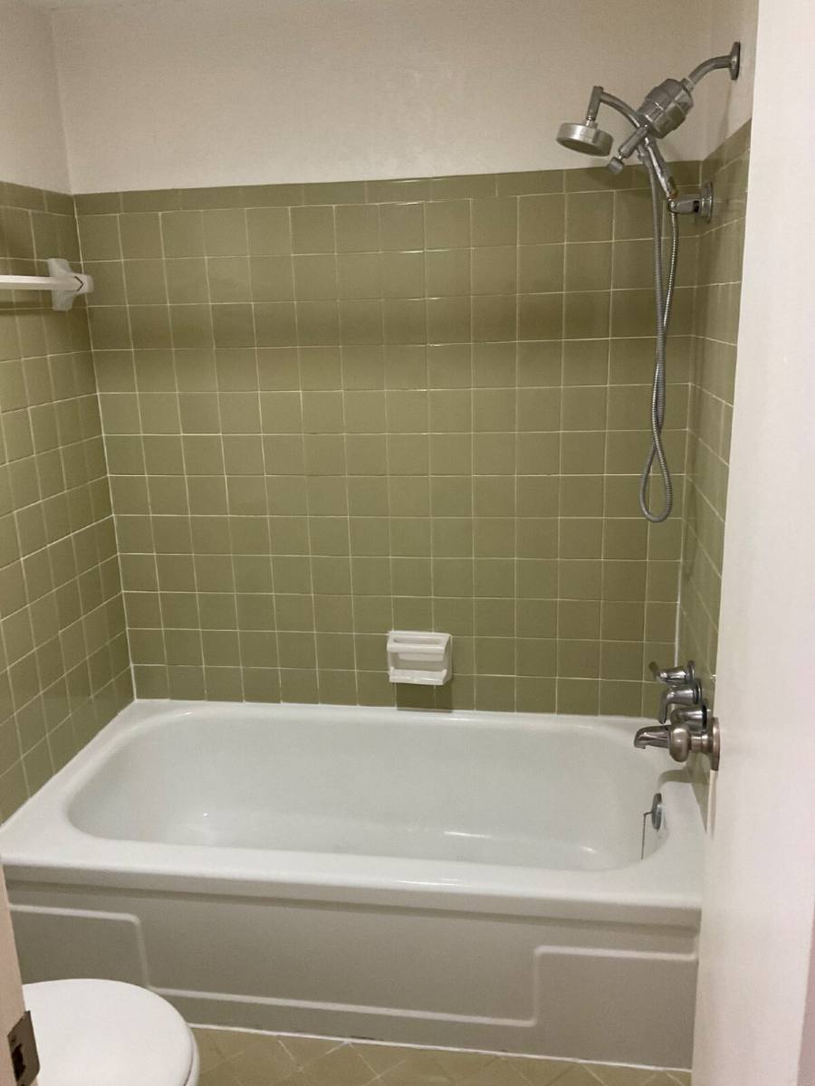 Townhouse for rent at 3230 S Lakewood Ave, Tulsa, OK 74135