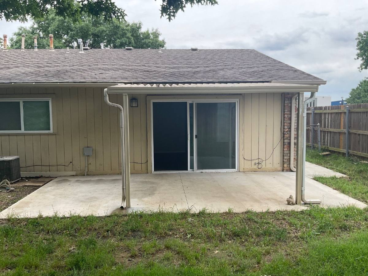 Townhouse for rent at 3230 S Lakewood Ave, Tulsa, OK 74135