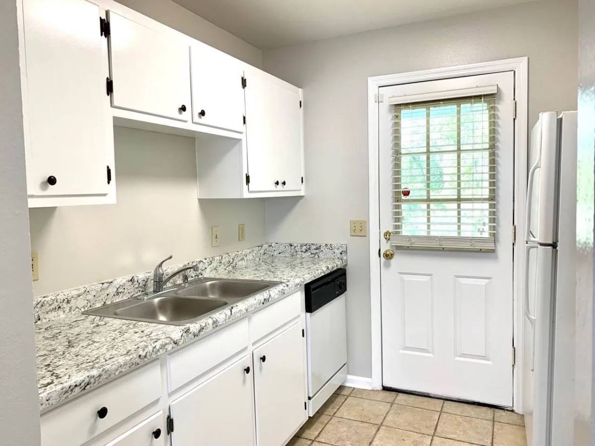 Townhouse for rent at 2208 Timberwood Circle S, Tallahassee, FL 32304
