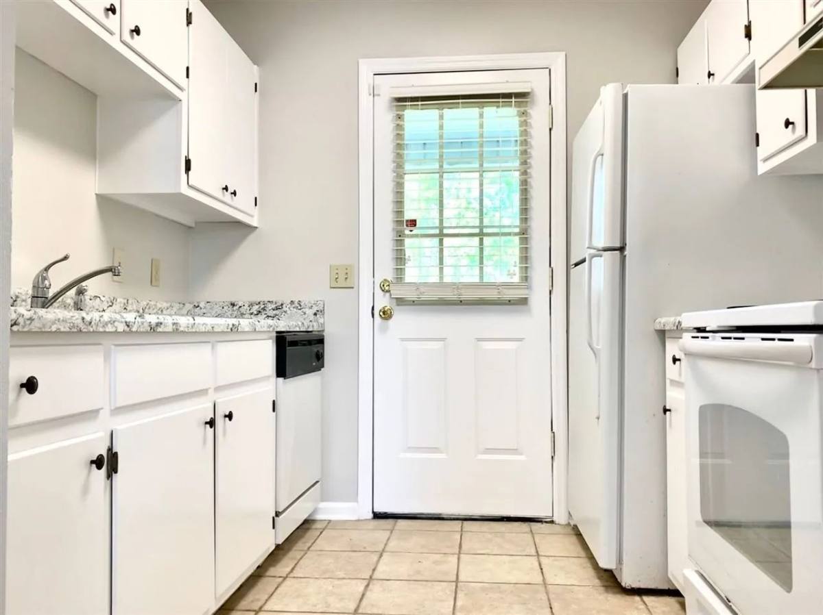 Townhouse for rent at 2208 Timberwood Circle S, Tallahassee, FL 32304