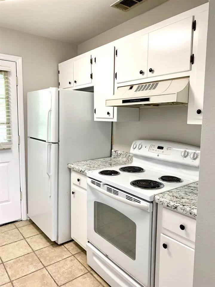 Townhouse for rent at 2208 Timberwood Circle S, Tallahassee, FL 32304