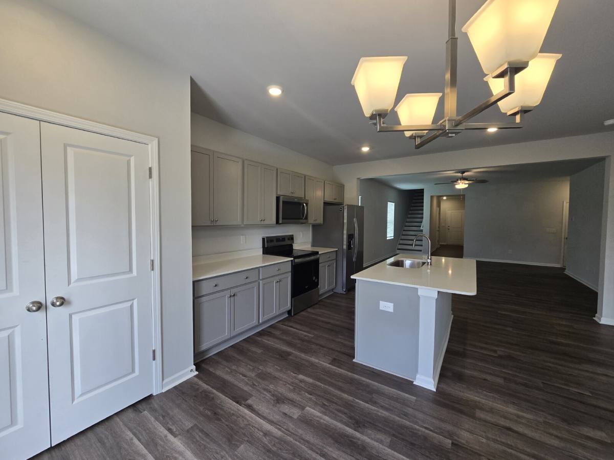 House for rent at 517 Sandy Hollow Dr, Jacksonville, NC 28540