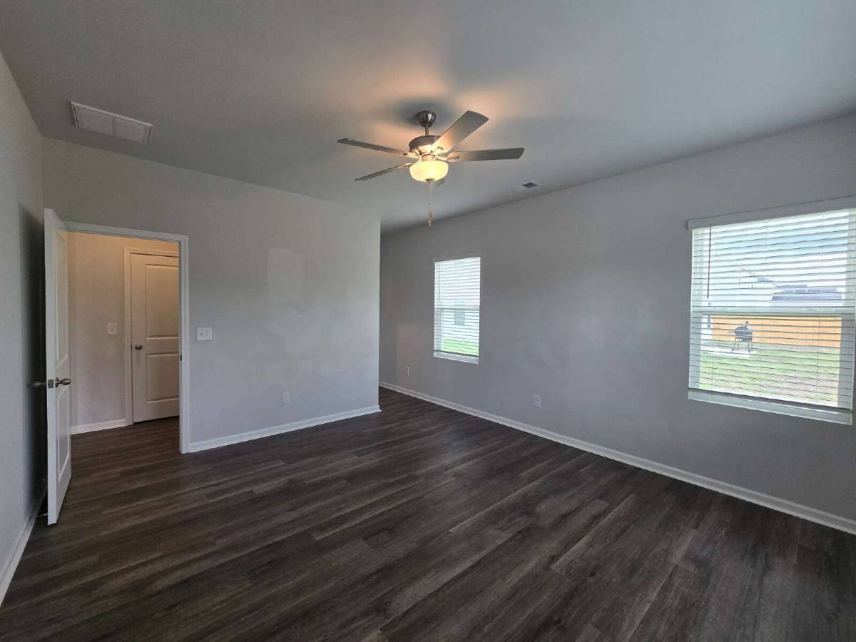House for rent at 517 Sandy Hollow Dr, Jacksonville, NC 28540